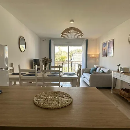 Апартаменты La Garenne, Pres Des Commerces *