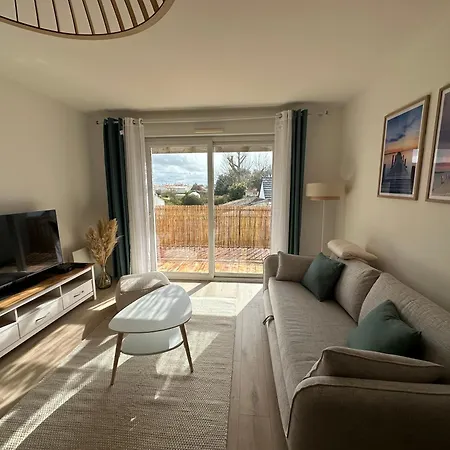 Апартаменты La Garenne, Pres Des Commerces