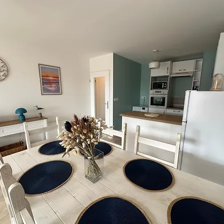 La Garenne, Pres Des Commerces * Сен-Жан-де-Мон