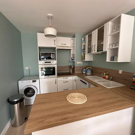 Апартаменты La Garenne, Pres Des Commerces *