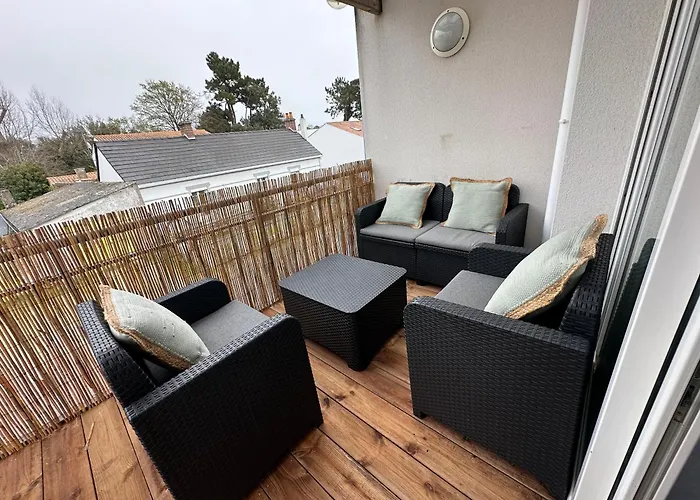 La Garenne, Pres Des Commerces *