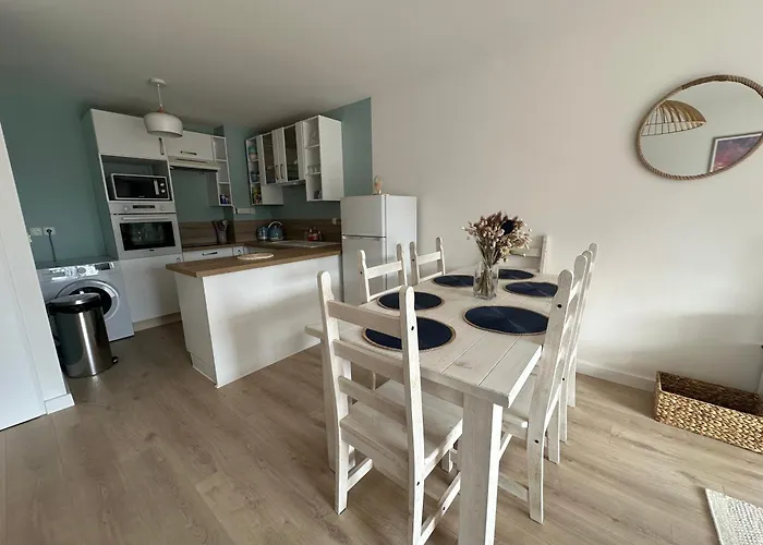 La Garenne, Pres Des Commerces Apartmán *