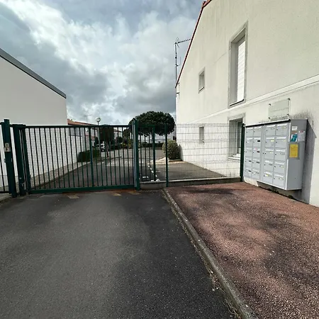 La Garenne, Pres Des Commerces סן ז'אן דה מון