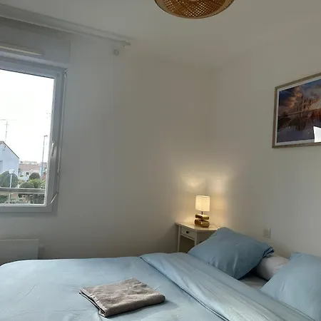 La Garenne, Pres Des Commerces