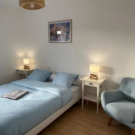 La Garenne, Près Des Commerces
