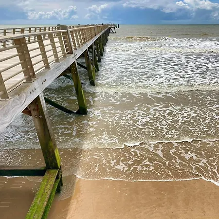 דירה La Garenne, Pres Des Commerces סן ז'אן דה מון