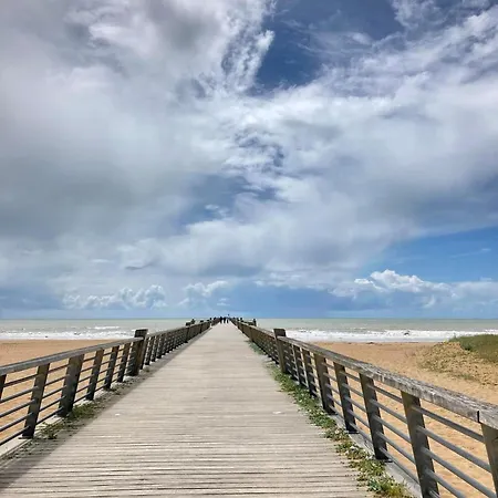 La Garenne, Pres Des Commerces * סן ז'אן דה מון