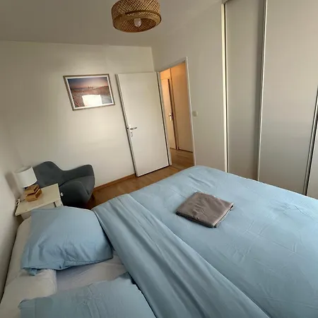 La Garenne, Pres Des Commerces סן ז'אן דה מון