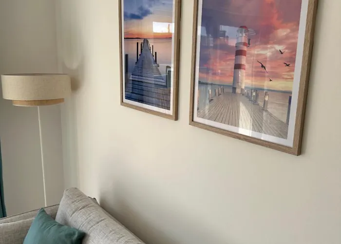 La Garenne, Près Des Commerces