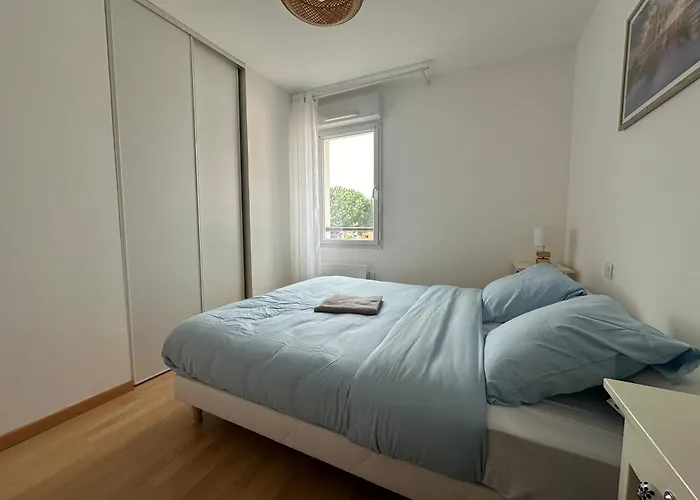 La Garenne, Près Des Commerces *